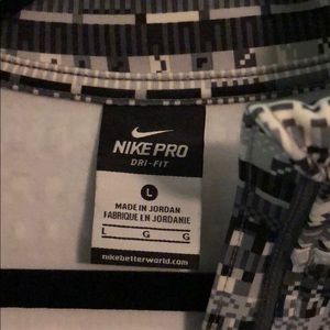 Nike Tops - Nike Pro Dri-fit quarter zip size large Nike Tops - Nike Pro Dri-fit quarter zip size large